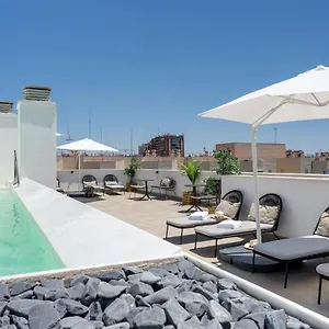 Apart-hotel Limehome Calle Torcuato Luca De Tena - Digital Access, Sevilha