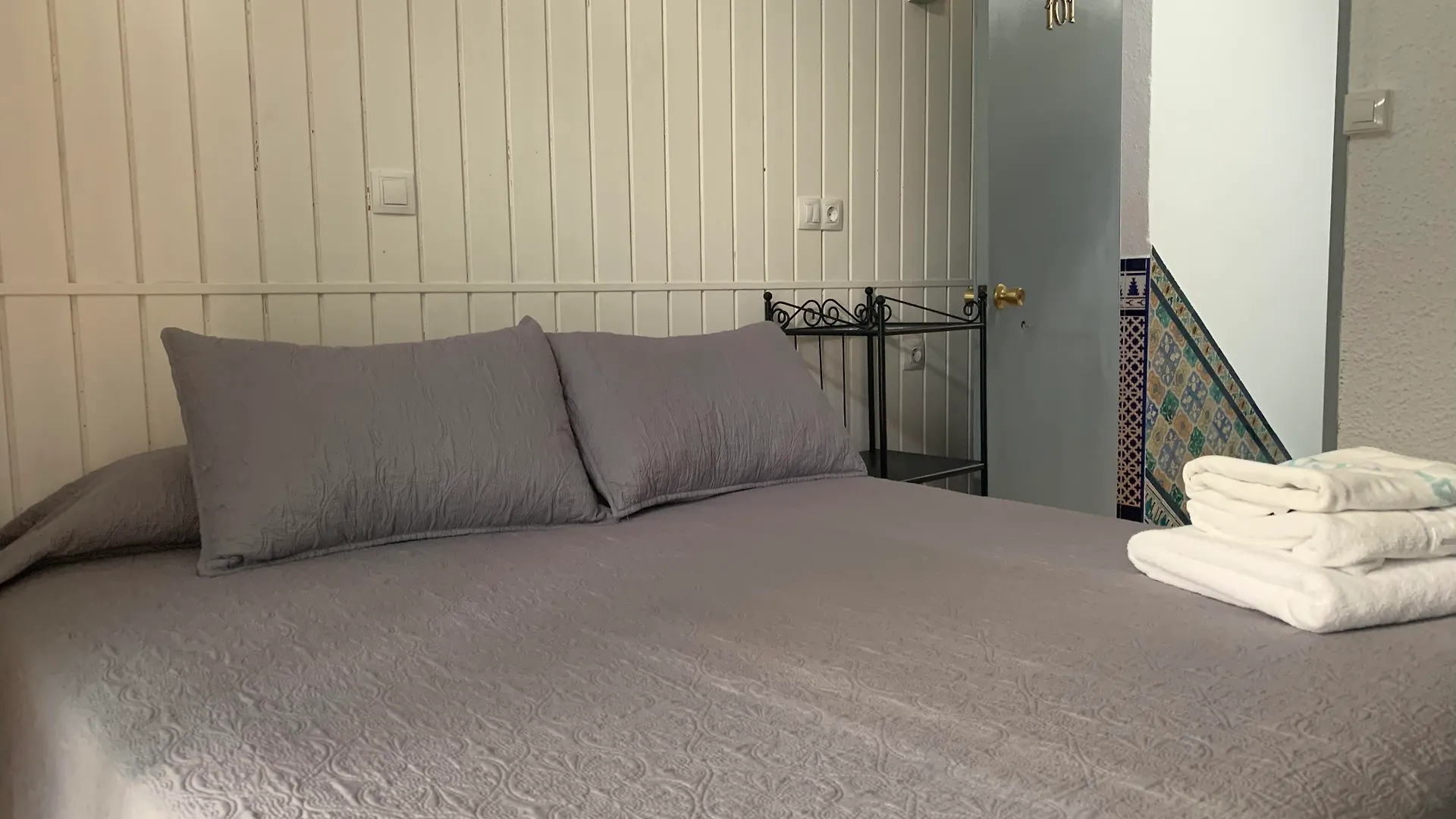 Hostal Alcobia Seville Guest house