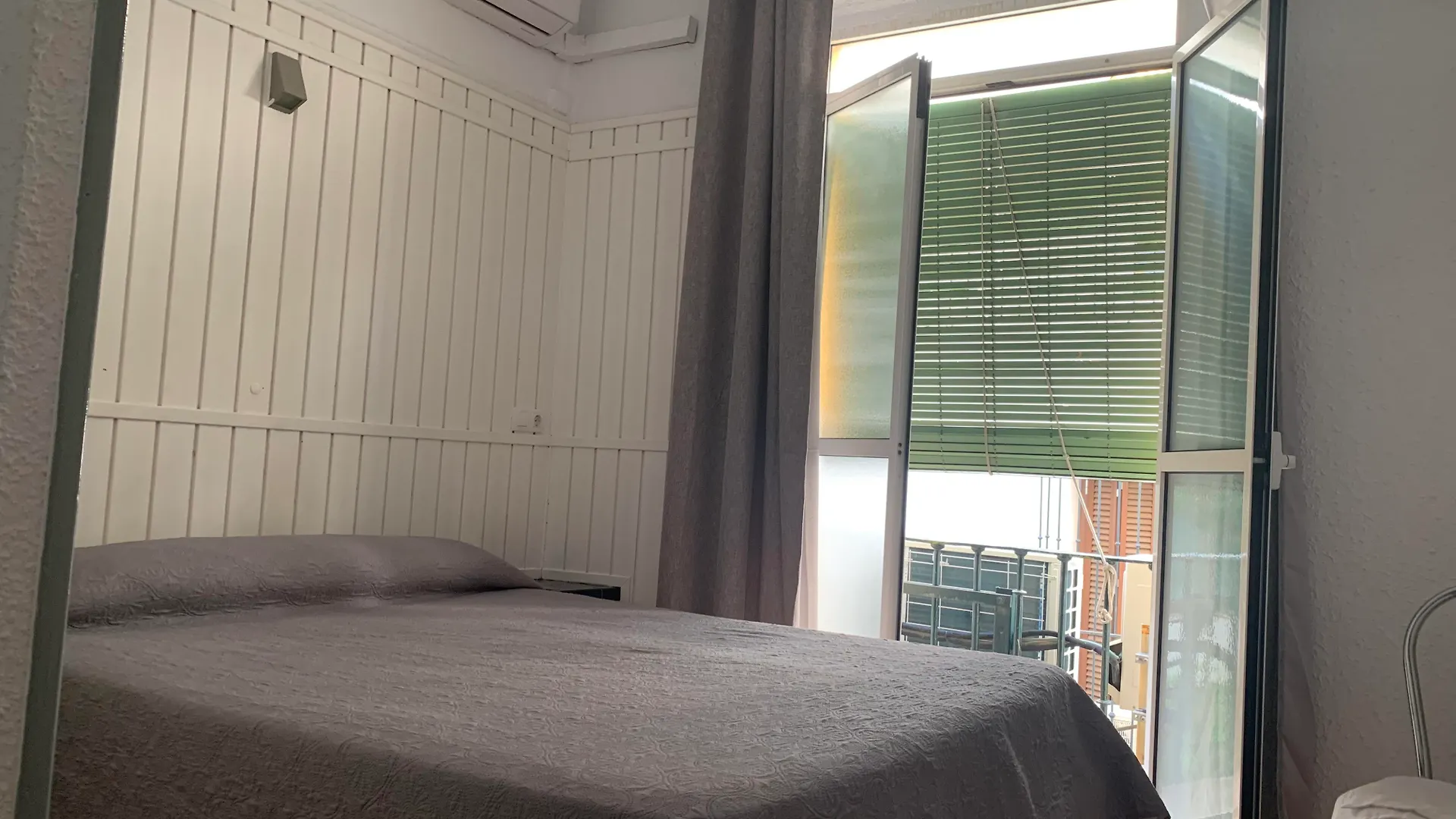 Hostal Alcobia Seville Guest house