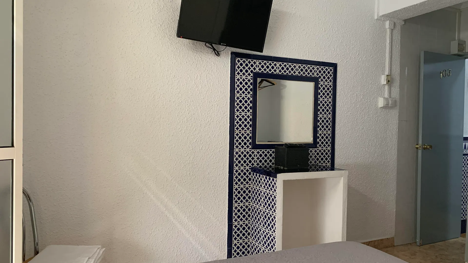 Hostal Alcobia Seville 2*,  Spain