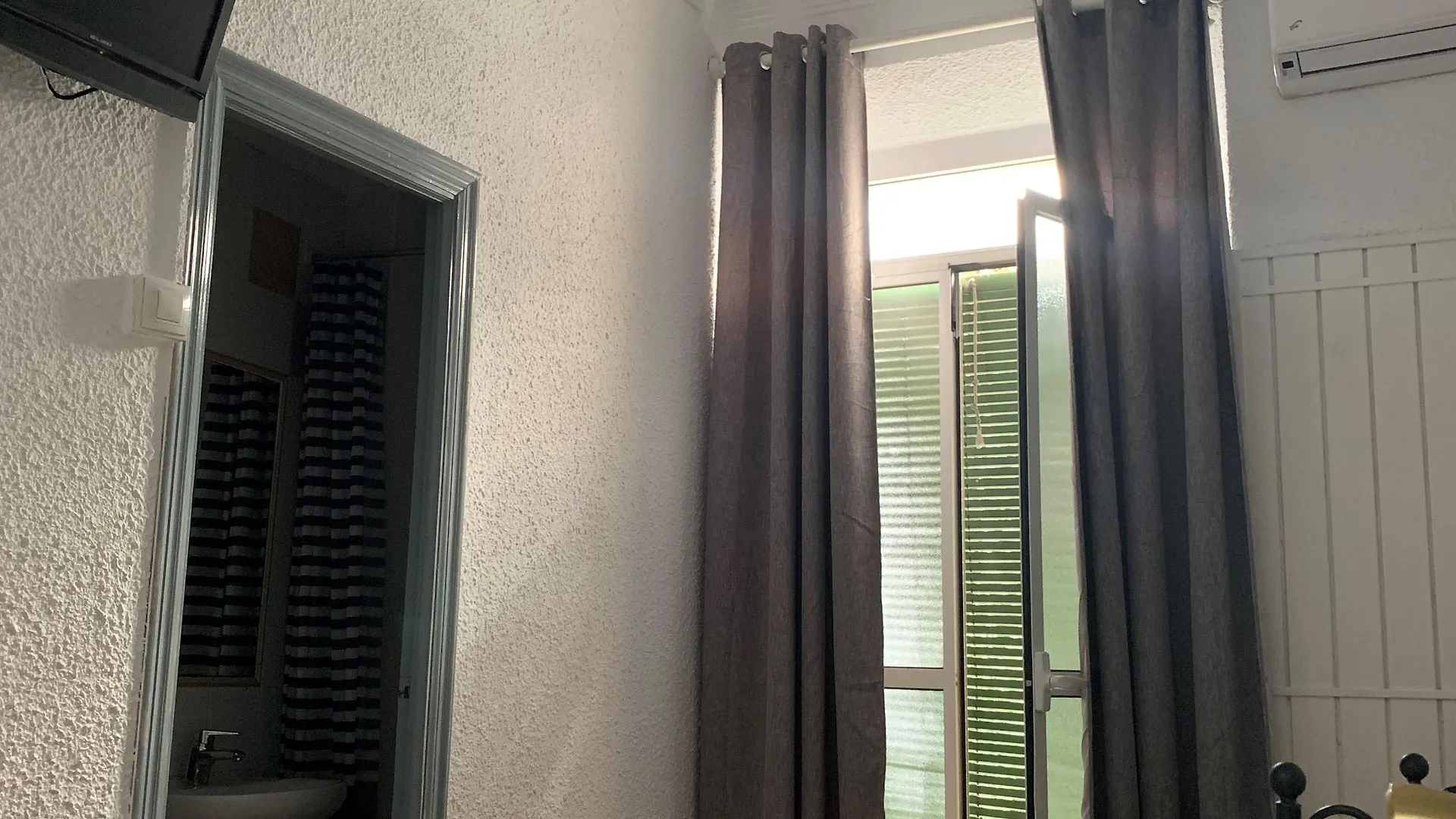 Hostal Alcobia Seville 2*,