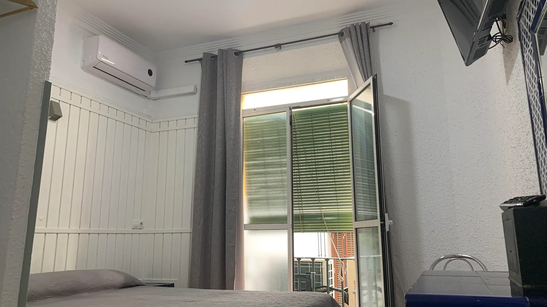 Guest house Hostal Alcobia Seville