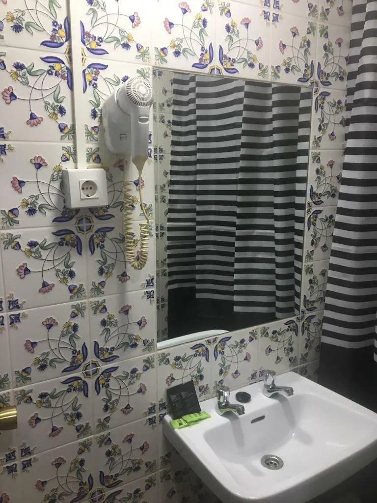 Hostal Alcobia Seville 2*,